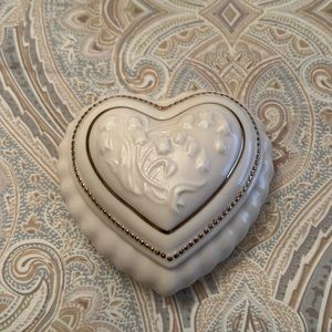 Lenox heart musical jewelry box